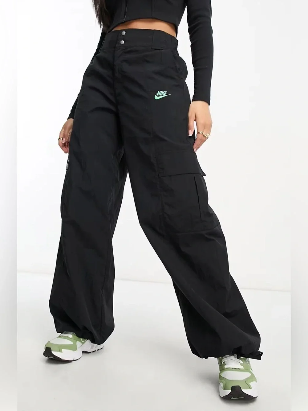 Nike woven cargo wide leg dance jogger pants black medium